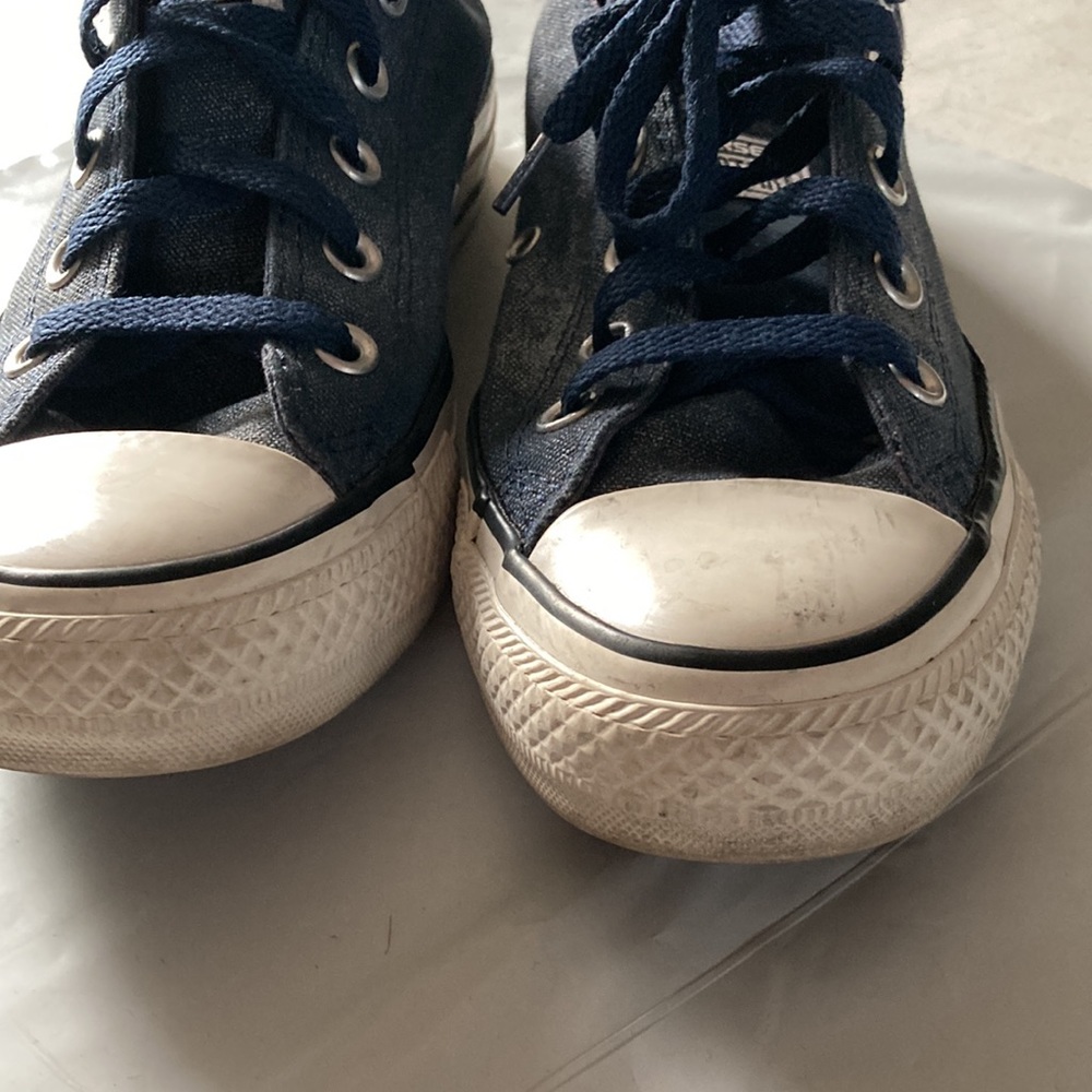 Converse - Picture 2 of 6